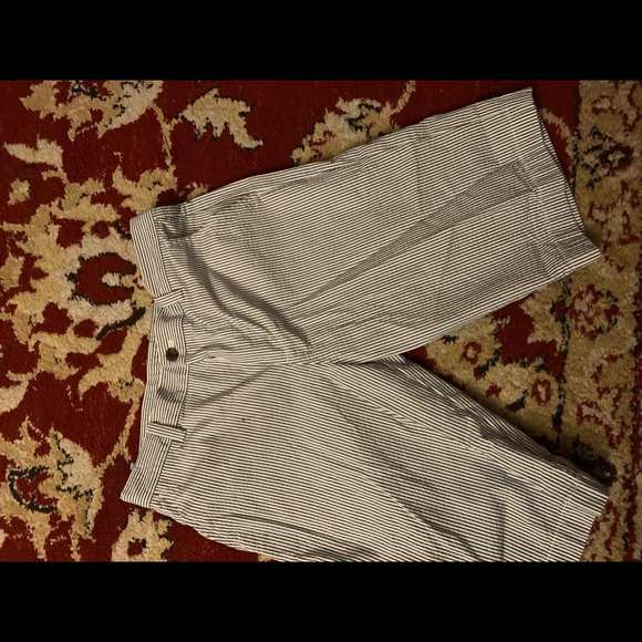 Seer sucker shorts - Picture 3 of 3